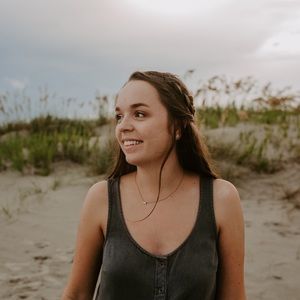 Meet your Posher, Abigail